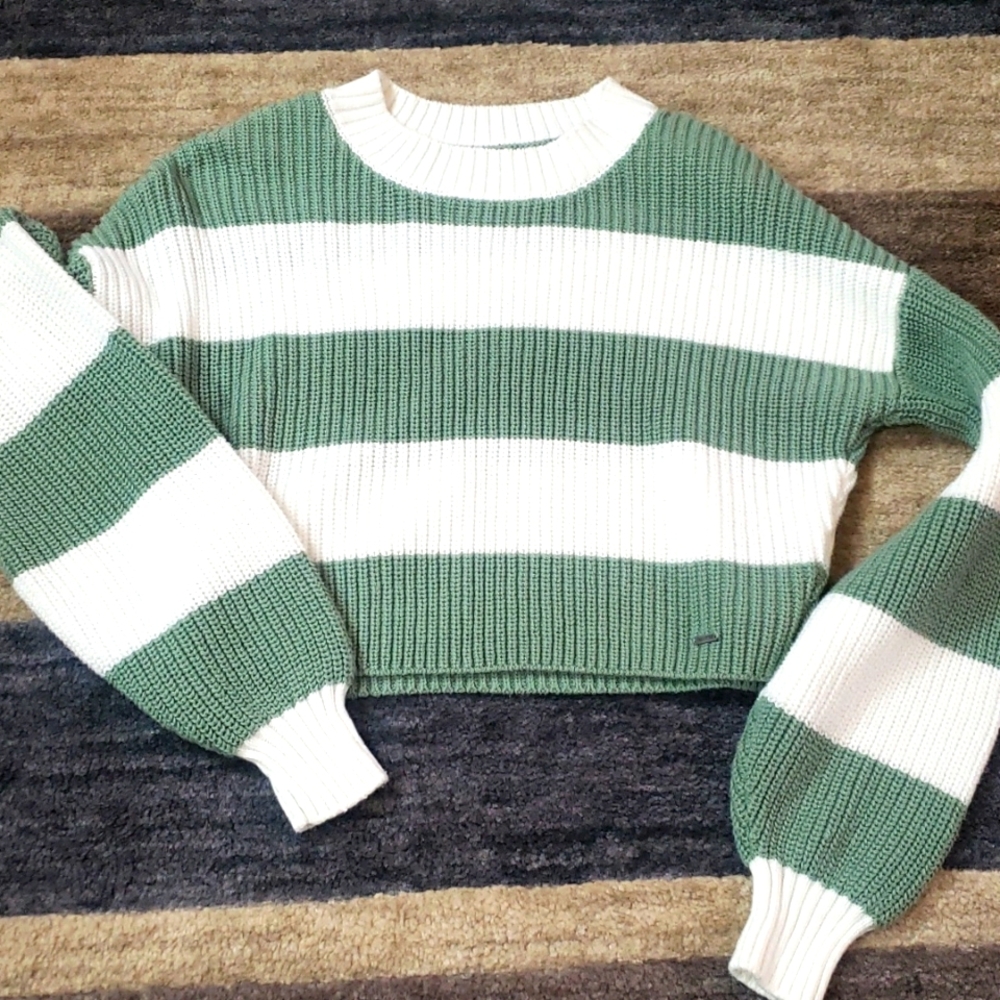 New hollister sweater.           #5